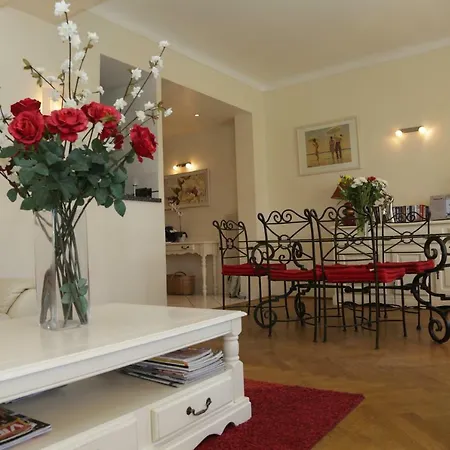 Du Midi Apartment